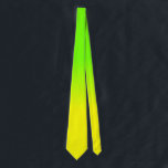 Cravate La couleur jaune verte et au néon au néon d'ombre<br><div class="desc">Le jaune au néon de soleil lumineux se fane dans une tache floue d'ombre avec le vert au néon pour un éclair d'éclat et de lumière</div>