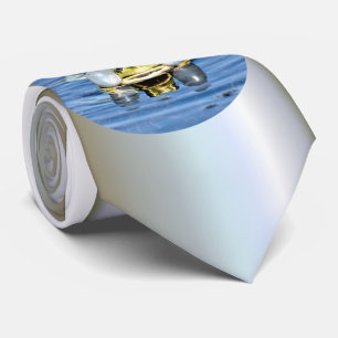 Cravate La grenouille dans l'eau avec des sacs d'air