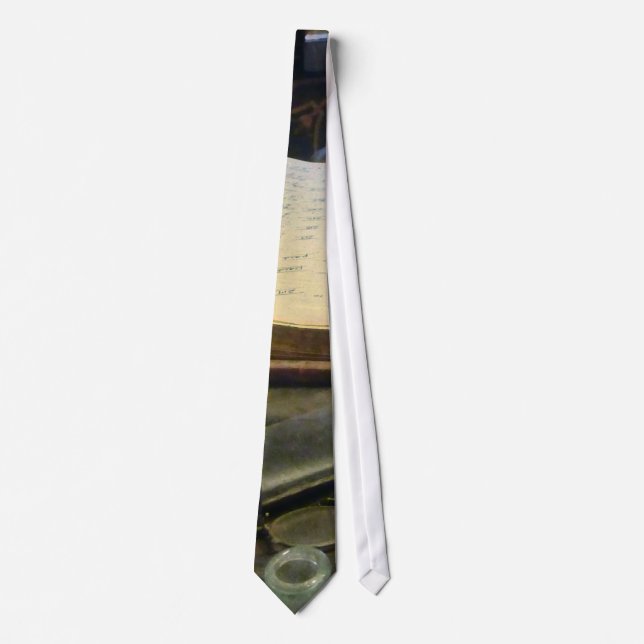 Cravate Ledger and Eyeglasses (Devant)
