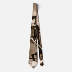 Cravate Mademoiselle Annie Oakley au fusil, Portrait photo