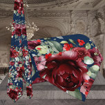 Cravate Mariage Eucalyptus de la marine bourguignonne<br><div class="desc">Un cravate mariage bordeaux bleu marine avec des pivoines rouges bordeaux clair aquarellées avec de la végétation d'eucalyptus vert sauge argenté contre un arrière - plan bleu marine solide.</div>