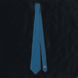 Cravate Marié Personnalisé de Mariage Geai Bleu<br><div class="desc">Si vous cherchez une cravate de mariage à la fois moderne et minimaliste, notre modèle de cravate Geai Bleu est le choix parfait 2023 - Le dos de la cravate est personnalisé avec les initiales du marié/garçon d'honneur, vous pouvez supprimer ceci si vous voulez simplement une cravate unie assortie sans...</div>