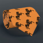 Cravate Mascotte de mustangs de Broncos de cheval sur<br><div class="desc">Cheval pour chevaux sauvages ou la mascotte d'équipe de mustangs. Celui-ci est montré sur l'arrière - plan orange,  mais l'arrière - plan peut être changé en n'importe quelle couleur utilisant le bouton de personnaliser et la récolteuse de couleur.  La couleur arrière et avant d'arrière - plan devra être changée.</div>