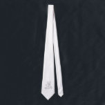 Cravate menorah de rouleau<br><div class="desc">Un rouleau et un Meorah traditionnels en argent.</div>