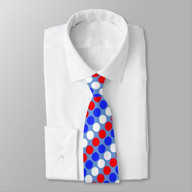 Cravate Moderne bleu rouge blanc pois sur fond bleu ciel (Attaché)