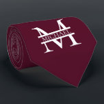 Cravate Monogramme et nom Elegant Bourgogne Personnalisé<br><div class="desc">Monogramme et cadeaux de nom élégants personnalisés avec monogramme personnalisé dans le style de police serif classique avec boîte de nom au milieu du monogramme.</div>