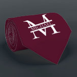 Cravate Monogramme et nom Elegant Bourgogne Personnalisé<br><div class="desc">Monogramme et cadeaux de nom élégants personnalisés avec monogramme personnalisé dans le style de police serif classique avec boîte de nom au milieu du monogramme.</div>