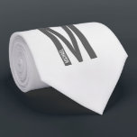 Cravate Monogramme et nom personnalisés gras modernes<br><div class="desc">Conception de monogramme moderne avec la lettre de monogramme personnalisée "M" et le nom dans un style de police sans empattement gras moderne.</div>