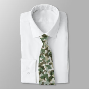 Cravate Motif camouflage vert dans des tons terreux