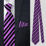 Cravate Motif de bandes violettes colorées<br><div class="desc">Cravate Motif violet coloré.</div>