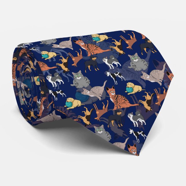 Cravate Motif de chats et de chiens sur fond bleu  (Roulé)