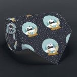 Cravate Motif du Globe des neiges d'hiver de Noël<br><div class="desc">Joli paysage hivernal neige globe motif.</div>