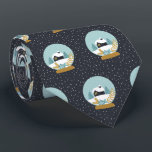 Cravate Motif du Globe des neiges d'hiver de Noël<br><div class="desc">Joli paysage hivernal neige globe motif.</div>