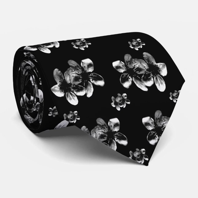 Cravate Motif En Fleur Noire Et Blanche, (Roulé)