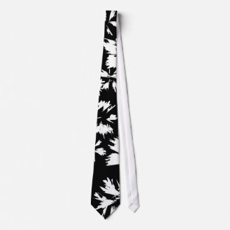 Cravate Motif floral noir et blanc. Génial
