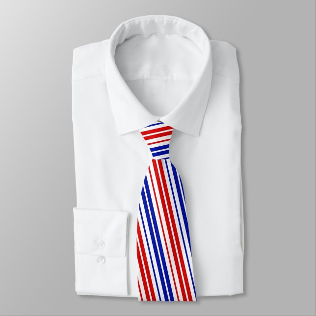 Cravate Motif rayures blanches rouges bleues   (Attaché)