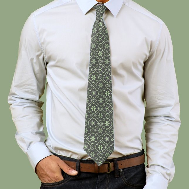 Cravate Motif vert hivernal de flocon de neige simple de N (Green snowflake pattern mens neck tie. )