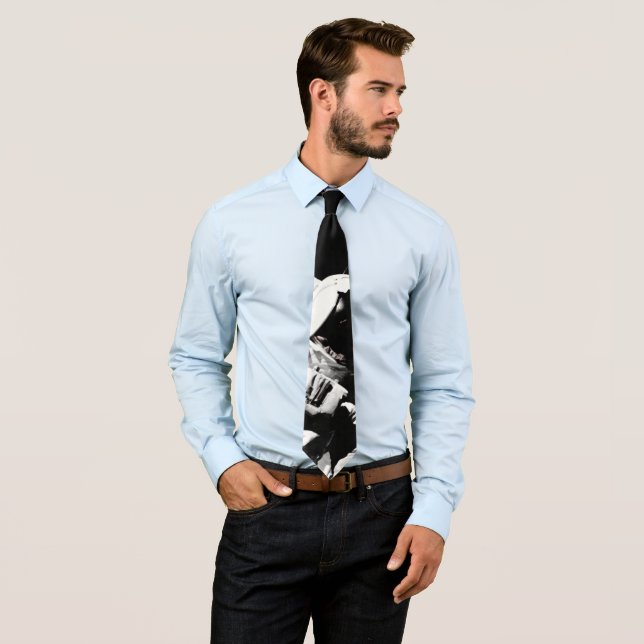 Cravate NASA Apollo 17 astronaute noir blanc (En situation)