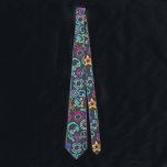 Cravate Neon Light Motif des années 80 vintage 01x4 DGrey<br><div class="desc">Le Motif Neon Light des années 80 vintage, comme le bon vieux temps. Cette image est un motif dynamique et ludique de formes et d'icônes de couleur néon. Contre un arrière - plan transparent, le design présente une variété d'éléments, dont un coeur, une télévision, un microphone, une horloge, des écouteurs,...</div>