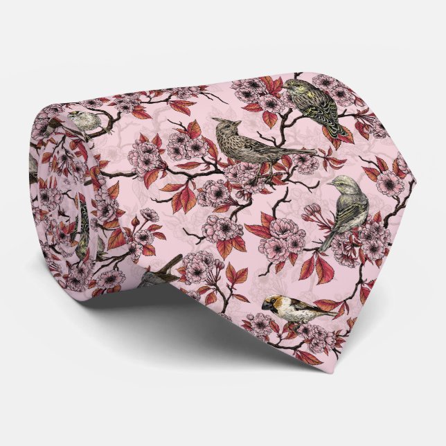 Cravate Oiseaux et fleurs de cerisier sur fond rose pâle (Roulé)