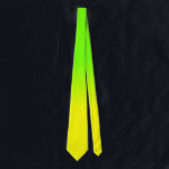 Cravate Ombré couleur vert néon et jaune néon<br><div class="desc">Un néon jaune brillant se fond dans un blur sombre avec du néon vert pour un flash de luminosité et de lumière</div>