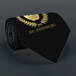 Cravate Or fait sur commande de Faux de noir de professeur<br><div class="desc">Une cravate nommée faite sur commande comportant le faux "a imprimé" la feuille d'or détaillant le fond de la cravate avec un arrière - plan noir de couleur. Dans ceci sont les taches pour le nom de professeurs, le sujet, et le fait qu'elles sont le professeur du numéro un dans...</div>