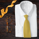 Cravate Or, Faux Gold, Jaune de moutarde<br><div class="desc">Cette cravate est présentée dans notre collection Mariage de tournesol Forest Green and Gold Collection. Le We a quelques options cravates pour s'adapter parfaitement à cette collection. Idéal pour le marié, les groomsmen ou le meilleur homme. Après le mariage, est toujours une option merveilleuse pour porter au travail ou toute...</div>