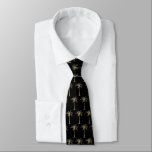 Cravate Palmier noir et or Motif pour les Groomsmen<br><div class="desc">Cette cravate tropicale cool est ornée d'un motif de palmier doré sur un arrière - plan noir à l'avant et d'un arrière - plan noir solide à l'arrière.</div>