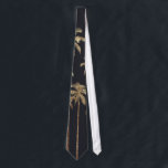 Cravate Palmiers tropicaux d'or fascinant sur le noir<br><div class="desc">Fascinant et moderne les palmiers d'or imprimés ce par faux est parfait pour la personne à la mode et élégante. Sa copie contemporaine et tropicale est grande pour beaucoup de cadeaux et d'occasions. Appréciez cette conception élégante et exotique pour votre prochain achat !</div>