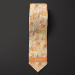 Cravate Pêche Abstraite et botanique Tan<br><div class="desc">Obtenez un look moderne et élégant avec notre Cravate botanique Peach et Tan Abstrait. La combinaison unique de pêche et de bronzage,  avec le motif botanique abstrait,  crée un aspect distinctif.</div>