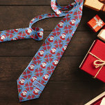 Cravate Père Noël Poinsettia traditionnelle Ajouter Noël i<br><div class="desc">Ce design amusant et festif présente un Santa Claus dessiné à la main et des poinsettia en rouge et bleu classique pour cette sensation de vacances confortable et traditionnelle avec un soupçon de fantaisie. Art original de Malissa Melrose. Ajouter des initiales pour personnaliser.</div>