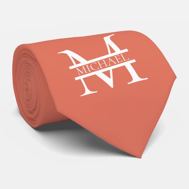 Cravate Personnalisé Elegant Terracotta Monogramme et nom (Roulé)