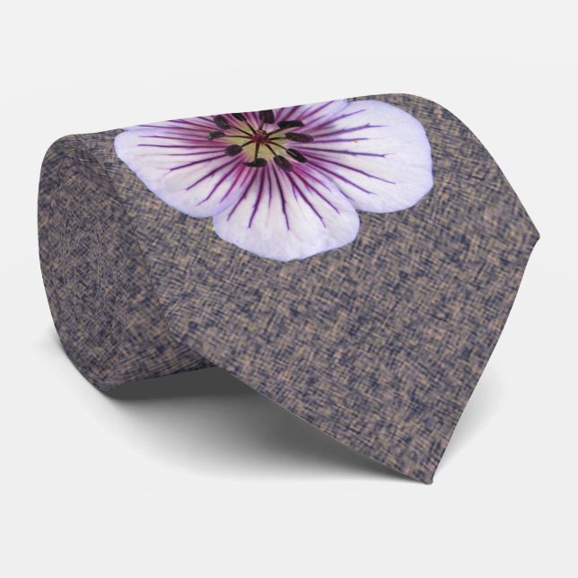 Cravate Photo bleu-clair de géranium de fleur botanique (Roulé)