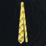 Cravate Plaid et monogramme de bisons jaunes et verts<br><div class="desc">Obtenez une impression classique avec du buffle jaune et vert plaid avec votre monogramme sur cette cravate. Choisissez parmi différentes marques de monogramme couleur.</div>