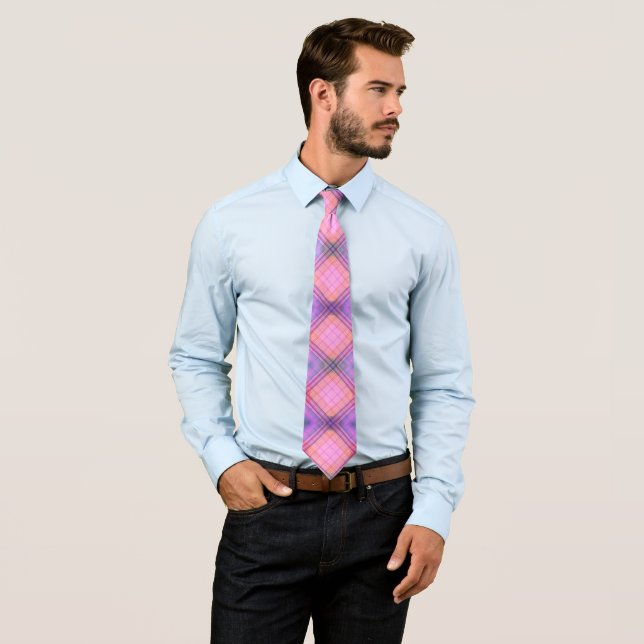 Cravate Plaid violet (En situation)