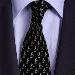 Cravate Procureur Motif Black Gavel<br><div class="desc">Légalement,  les gavels sont destinés à attirer l'attention,  et ce mignon petit motif de gavel le fera certainement. Idéal pour les avocats,  avocats et autres professionnels du droit,  ces dessins colorés seront certainement soutenus. Créez un cadeau parfait en ajoutant une paire de chaussettes avec le même design.</div>
