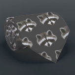 Cravate Raccoon<br><div class="desc">Une peinture acrylique du visage d'un raton laveur orne cette cravate !</div>