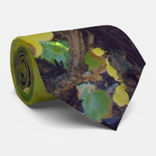 Cravate Raisins De Sultana Sur Une Vigne De Raisin,