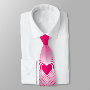 Cravate rose avec coeur