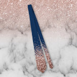 Cravate Rose Gold Fading Cascade Ombre Parties scintillant<br><div class="desc">Cette conception peut être personnalisée en choisissant l'option Modifier la conception. Vous pouvez également transférer sur d'autres objets. Cette conception ne contient pas de parties scintillant réelle. Contactez-moi à l'adresse colorflowcreations@gmail.com ou utilisez l'option conversation en haut de la page si vous souhaitez avoir cette conception sur un autre produit ou...</div>
