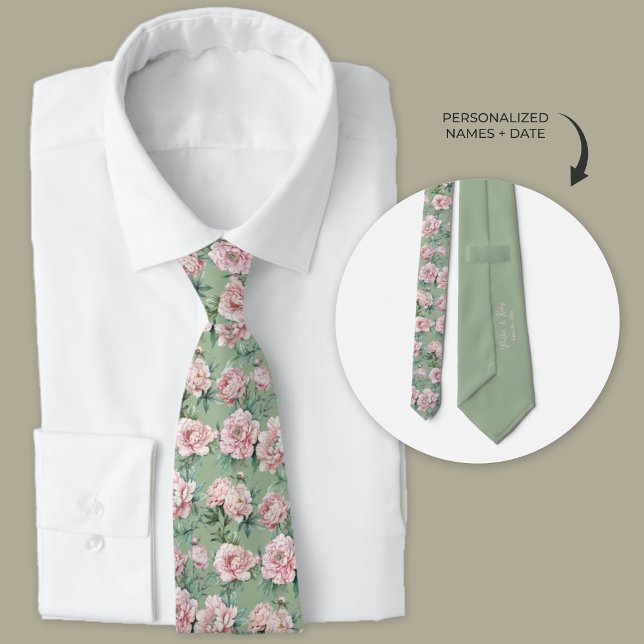 Cravate Sage Green et Peony rose Groomsmen Floral (Personalized wedding necktie, sage green and pink peonies.)