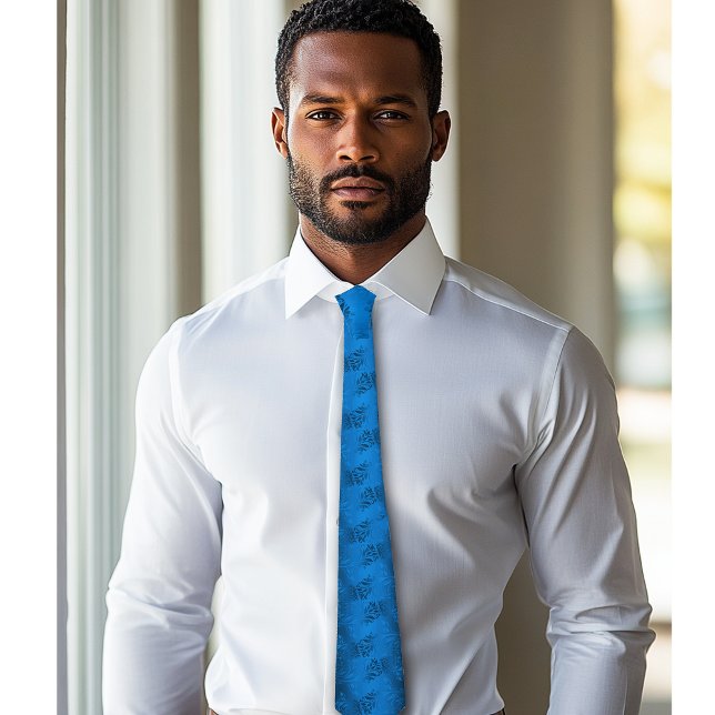 Cravate Satin de Jacquard Bleu Élégant  (Man wearing blue tie)
