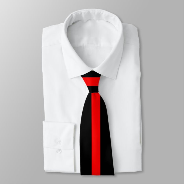 Cravate Simple Rayure Rouge sur Fond Noir (Attaché)