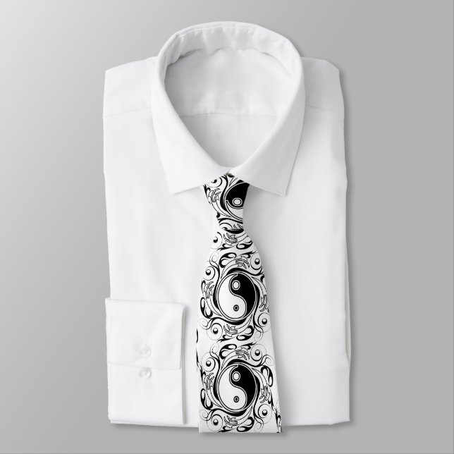 Cravate Symbole Yin & Yang Tatouage Noir et Blanc (Attaché)