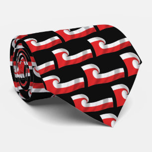 Cravate T-shirt avec drapeau du peuple Maori