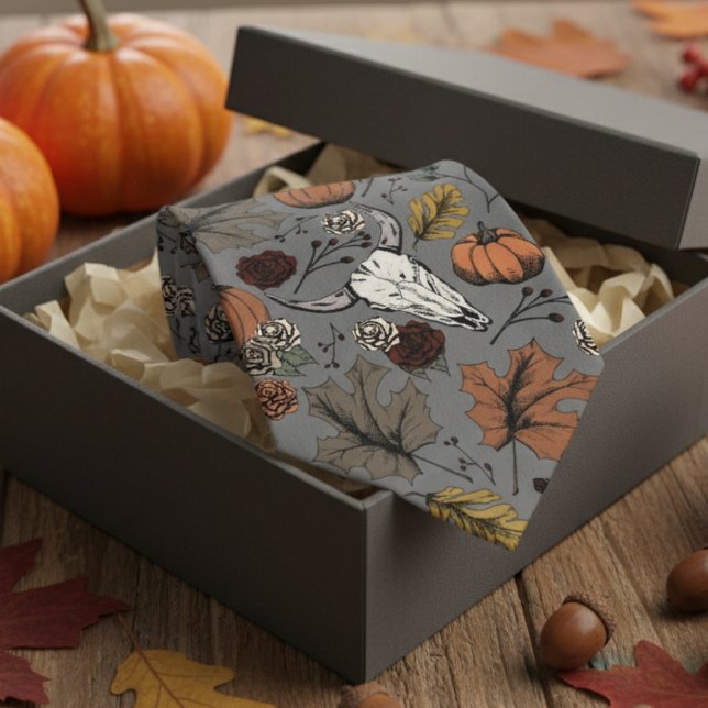 Cravate Taureau occidental gris foncé Pays (Modern Dark Gray Thanksgiving Foliage Tie. Fall Harvest, Cow Skull, Leaves Autumn Colors Pattern.)