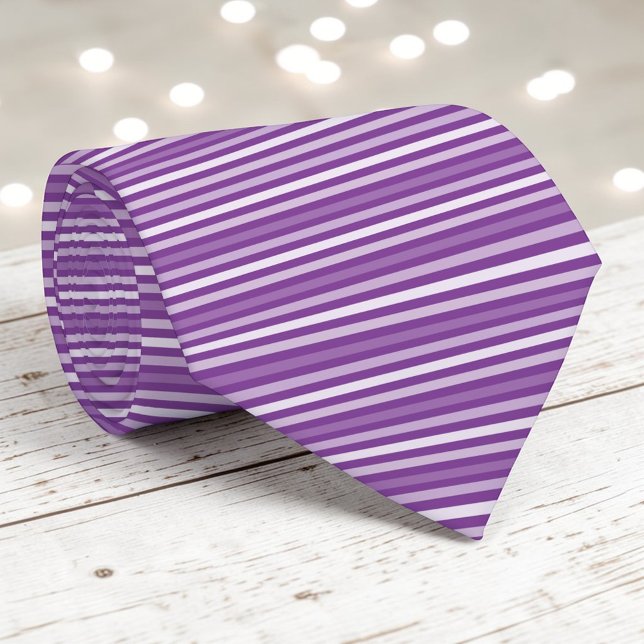 Cravate Tie à rayures de couleur violette (Créateur téléchargé)