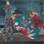 Cravate Turquoise Bleu et Bourgogne Raspberry Pink Peony M<br><div class="desc">Un cravate mariage bordeaux et rose avec aquarelle peinte rose framboise, des pivoines bordeaux rouges avec une végétation verte, rose et pêche profonde contre un arrière - plan bleu foncé et uni. La couleur arrière - plan de cette cravate peut être changée dans l'Outil de conception pour n'importe quelle couleur...</div>