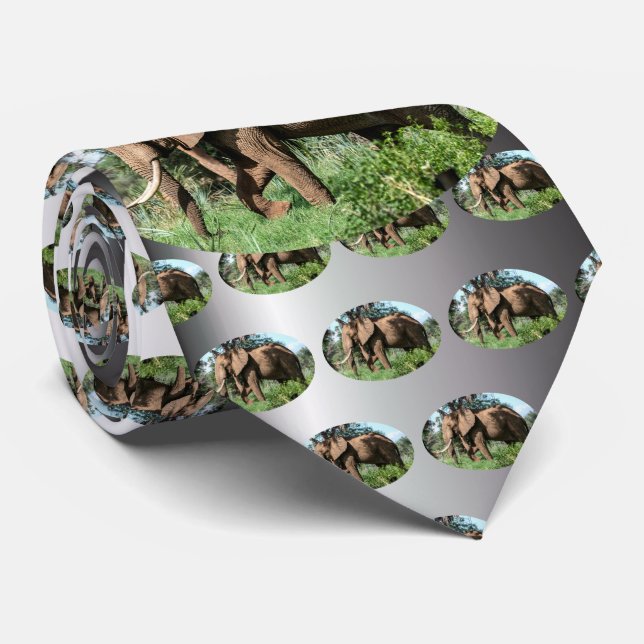Cravate Un éléphant africain au Safari (Roulé)