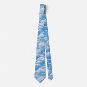 Cravate Un Motif De Nuages Blancs Sur Un Fond Ciel Bleu